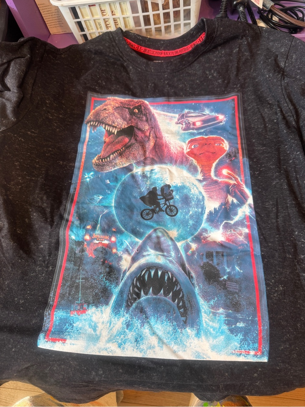 9 PC Bundle Size L/XL Graphic Tees NWT Universal Studios Band Movie Retro - Picture 5 of 11